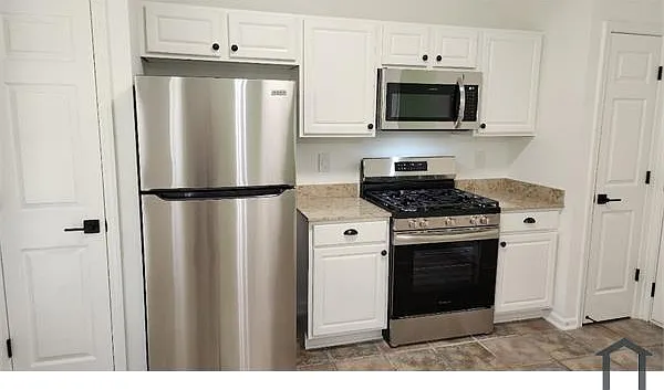 3 bed, 1436 sqft, $2,500 — Photo 3