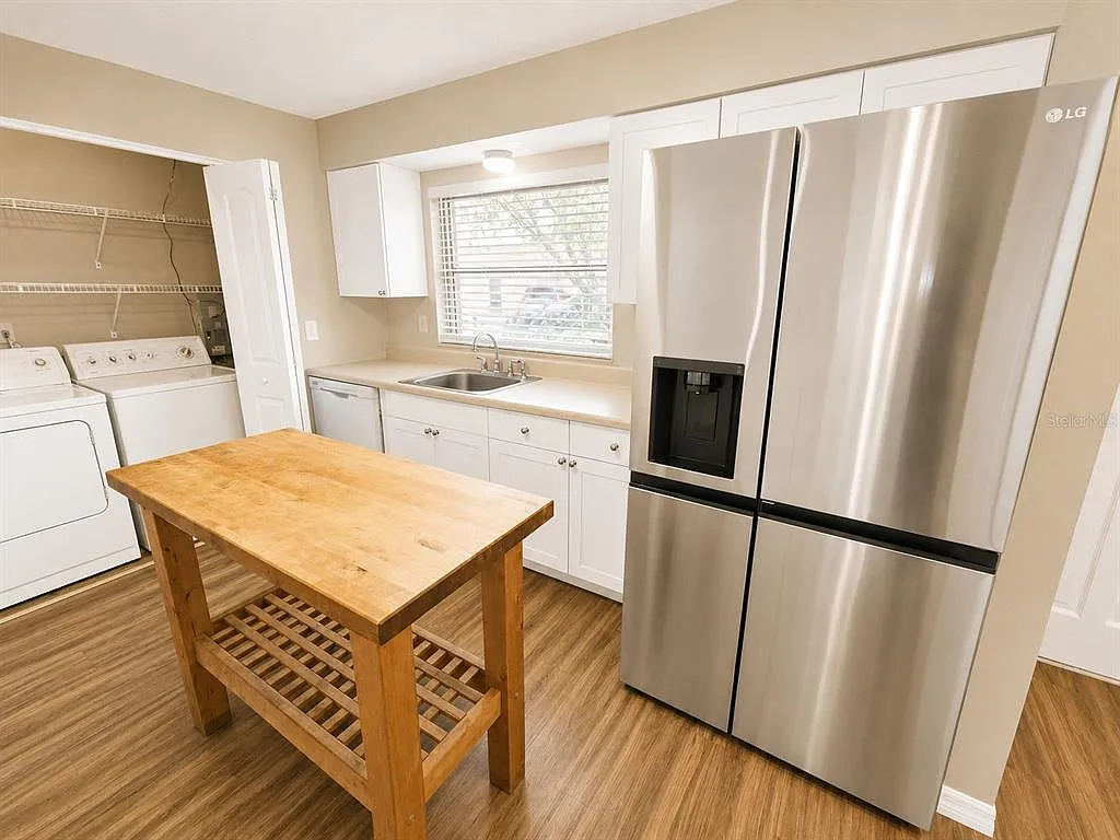2 bed, 2.0 bath, 1178 sqft, $1,700 — Photo 4