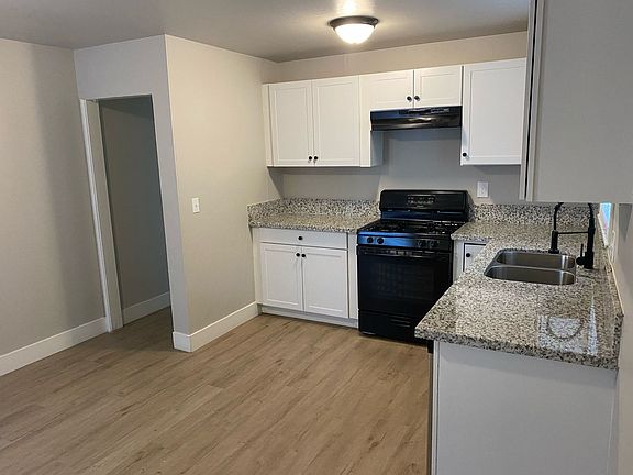 3rd image of 1838 W Sunnyside Ave #A