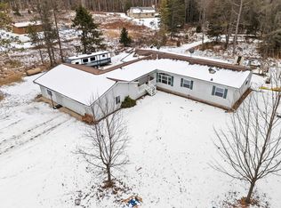 N8563 Parkway Rd, Crivitz, WI 54114