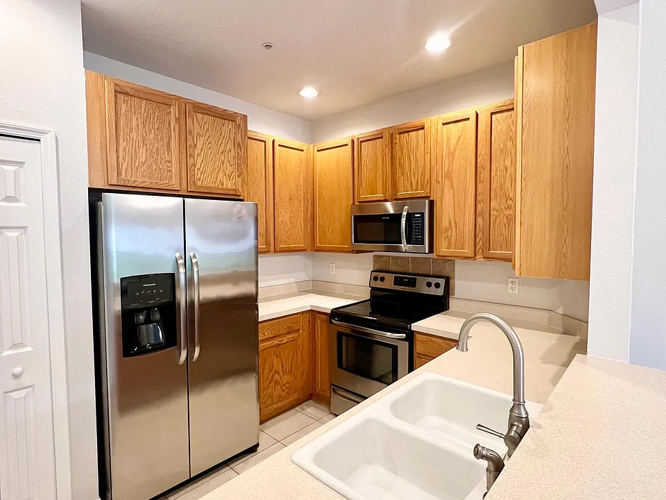 4132 Via Piedra Cir