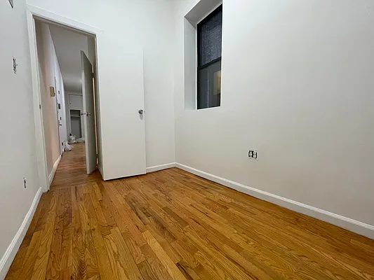 Rented by HOLTON REAL ESTATE INC. | media 16