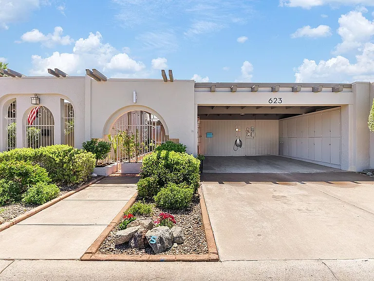 623 E Royal Palm Sq S — Photo 17