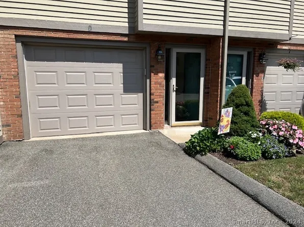 205 Metacomet Drive #205, Meriden, CT 06450