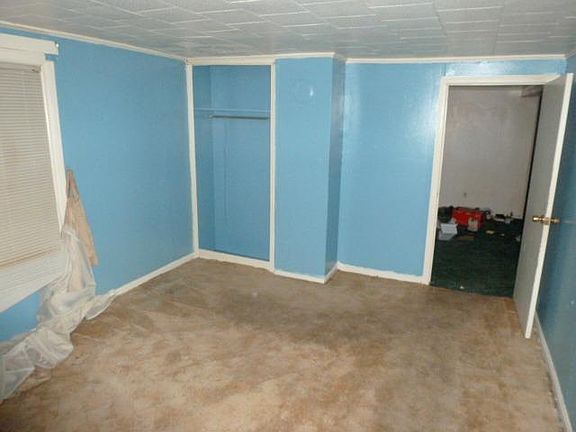 3rd image of 142 E Broadway St