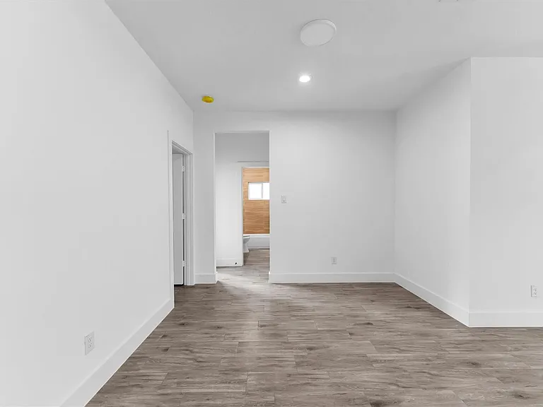 11403 Alcott Dr — Photo 24
