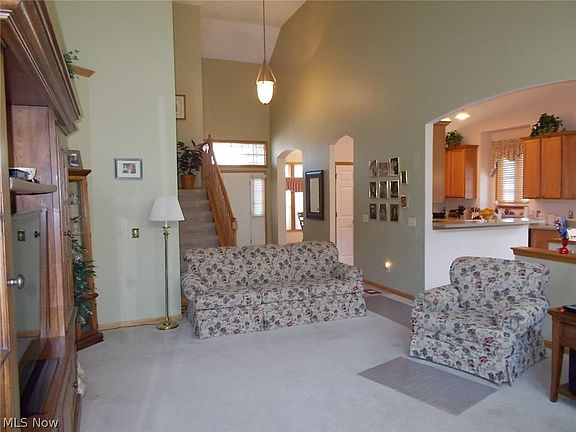 2nd image of 15315 Oak Hollow Ln