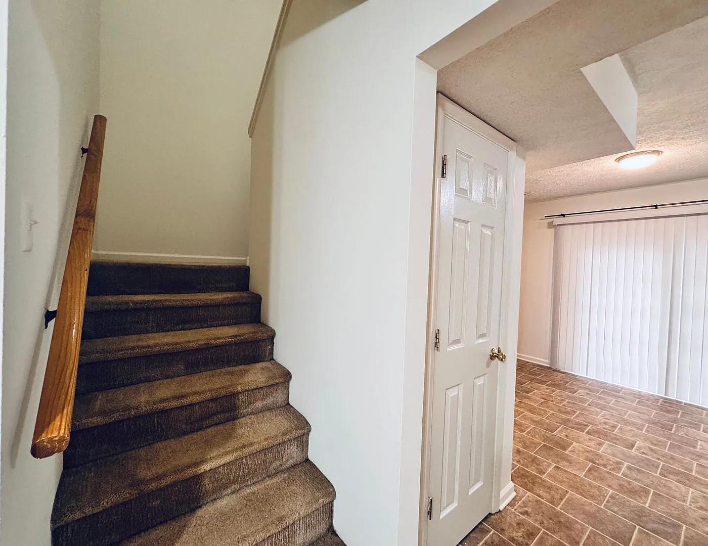Bedford Town House — Photo 4