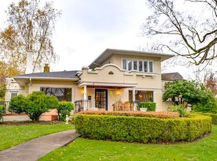 3321 NE Peerless Pl, Portland, OR 97232