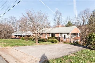 2nd image of 600 Sandusky Dr #B