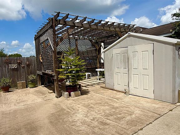 5th image of 396 Newcom Ln