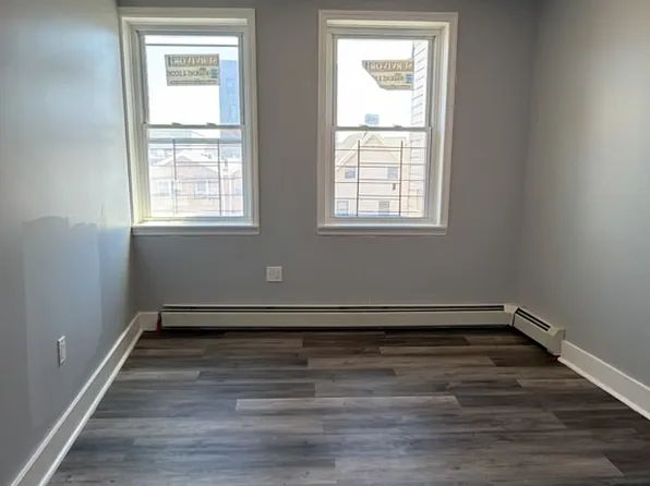 1018 E 218th St, Bronx, NY 10469