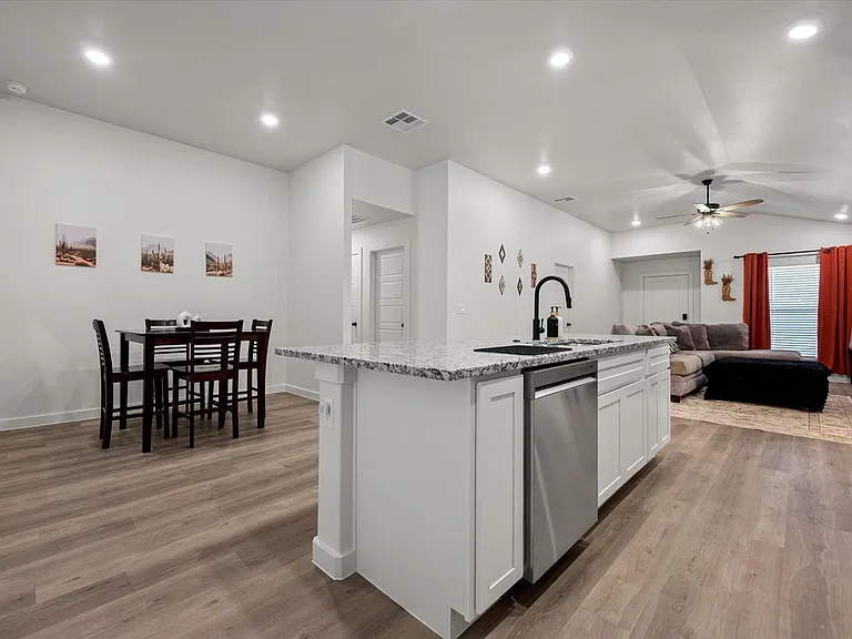 2133 Langford Ave — Photo 14