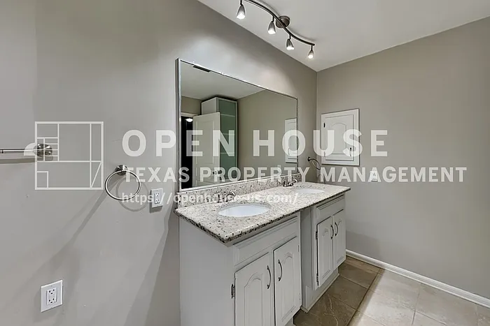 2941 Columbine Dr — Photo 10