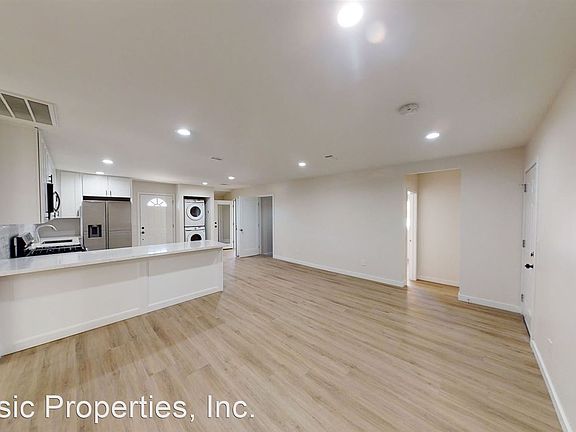 4th image of 5121-23 Ewing St