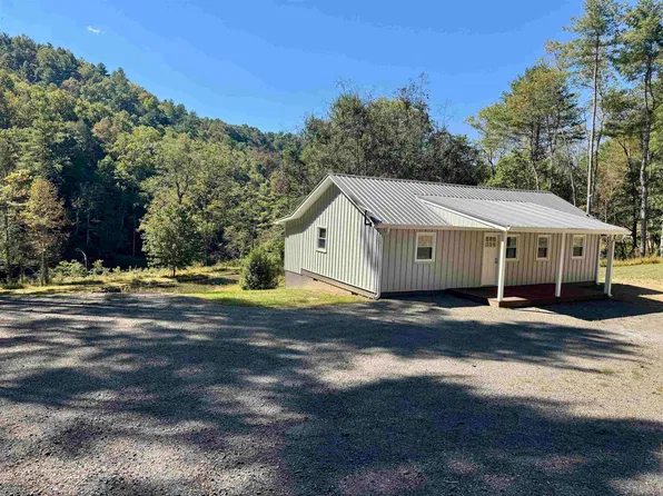 2331 Pot Rock Rd, Woodlawn, VA 24381