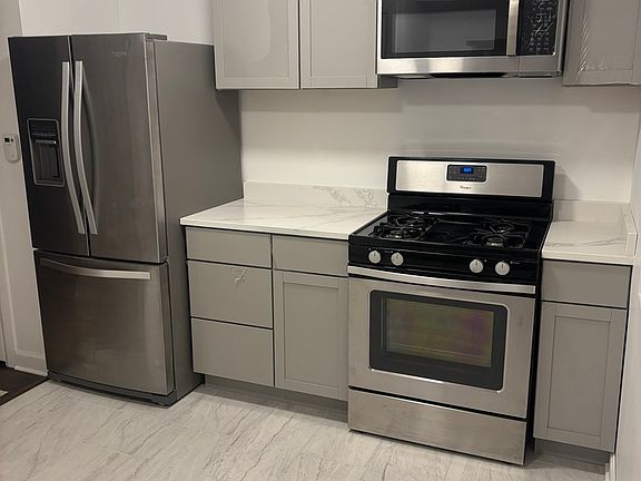 5th image of 8023 S Stewart Ave APT D