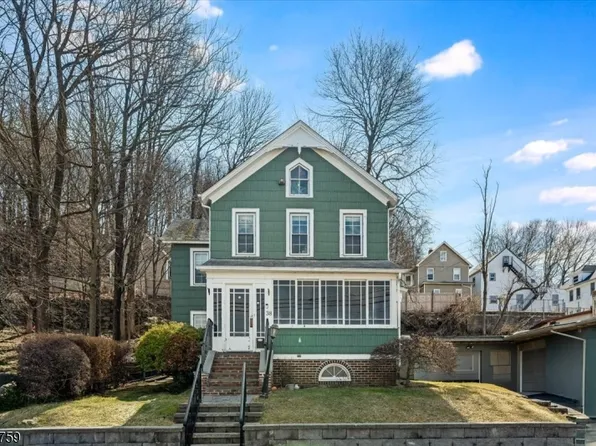 38 E Dickerson St, Dover Town, NJ 07801