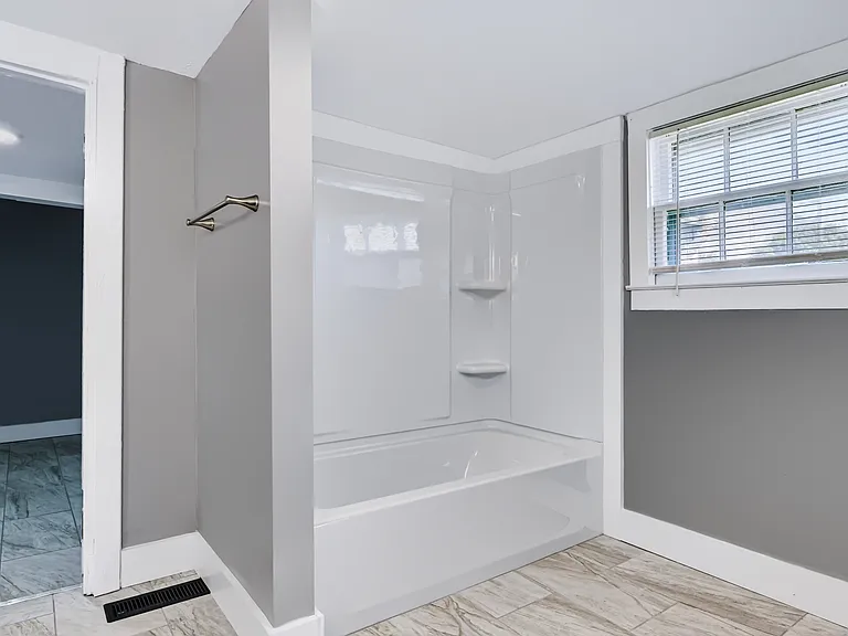 305 Church St — Photo 18