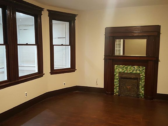 2nd image of 784 Jewett Ave #1