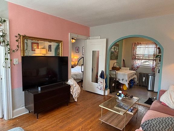 3rd image of 54 Elm Ave APT 1