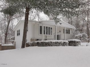 7609 Lake Wood Dr, Portage, MI
