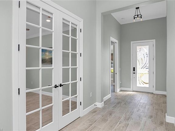 2nd image of 19752 Beechcrest Pl