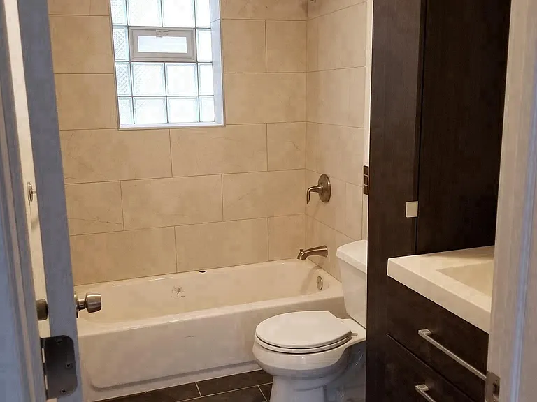 5733 W Grover St #1F — Photo 3