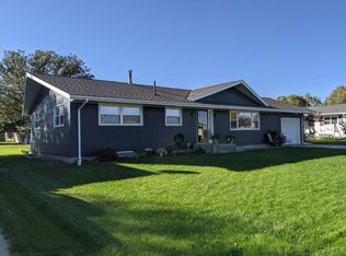 405 Sanders Ave, Hildreth, NE 68947
