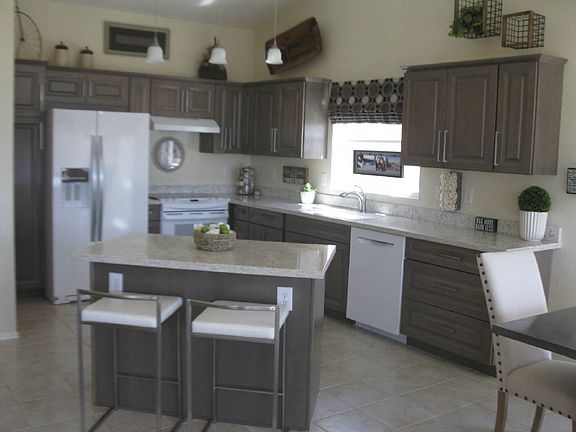3rd image of 1845 E Gleneagle Dr