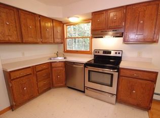 5 Heritage Ln #B, Freeport, ME 04032