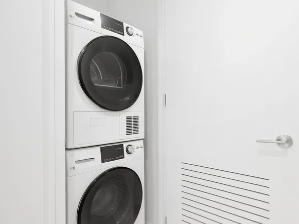 554 West 46th Street image 7 of 22