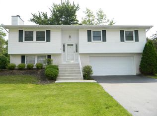 4537 Thornbark Dr, Hoffman Estates, IL 60192