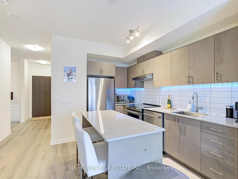 9000 Jane St #1903 — Photo 14