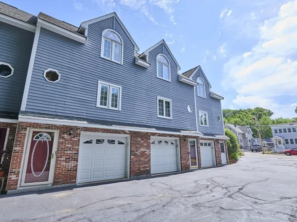 86 White St APT C, Lowell, MA 01854