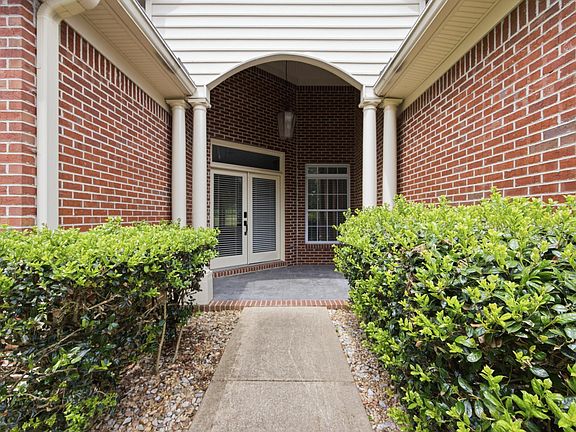 2nd image of 4833 Hampshire Pl