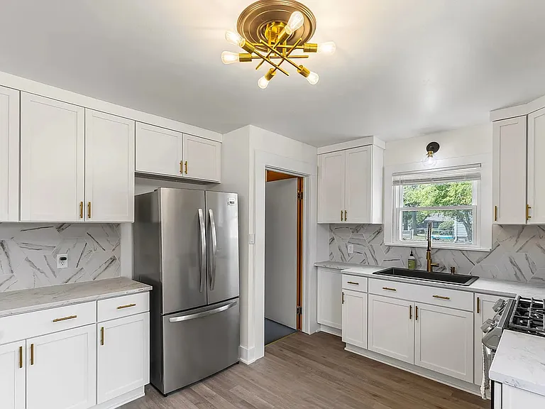 620 S Irvington Ave — Photo 6