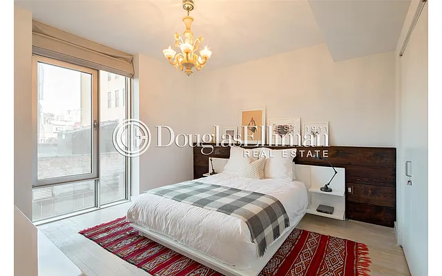 Sold by Douglas Elliman | media 15