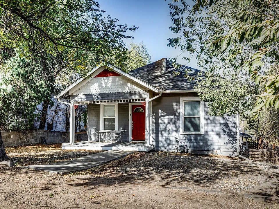 14 W Navajo St