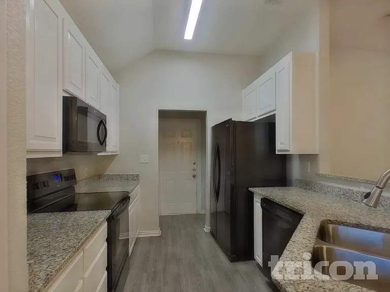 5413 Frank Ln — Photo 5