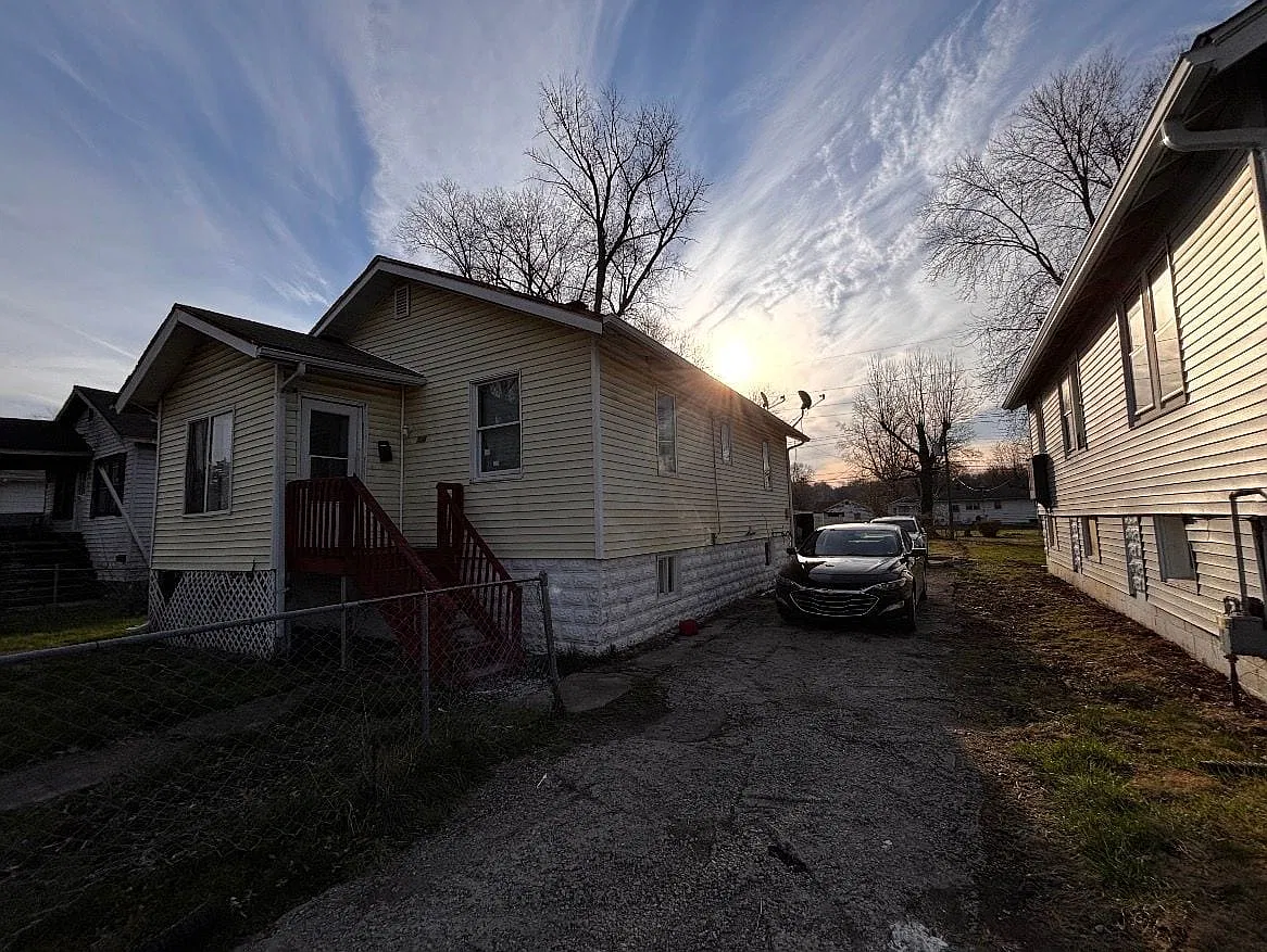 2 bed, 720 sqft, $795 — Photo 1