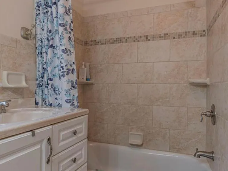 1839 Jefferson Ave — Photo 24
