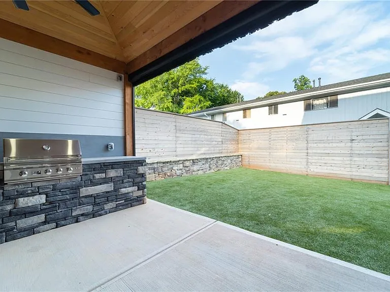 781 Greenwood Ave NE — Photo 55