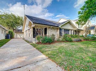 2110 Macarthur St, Houston, TX 77030