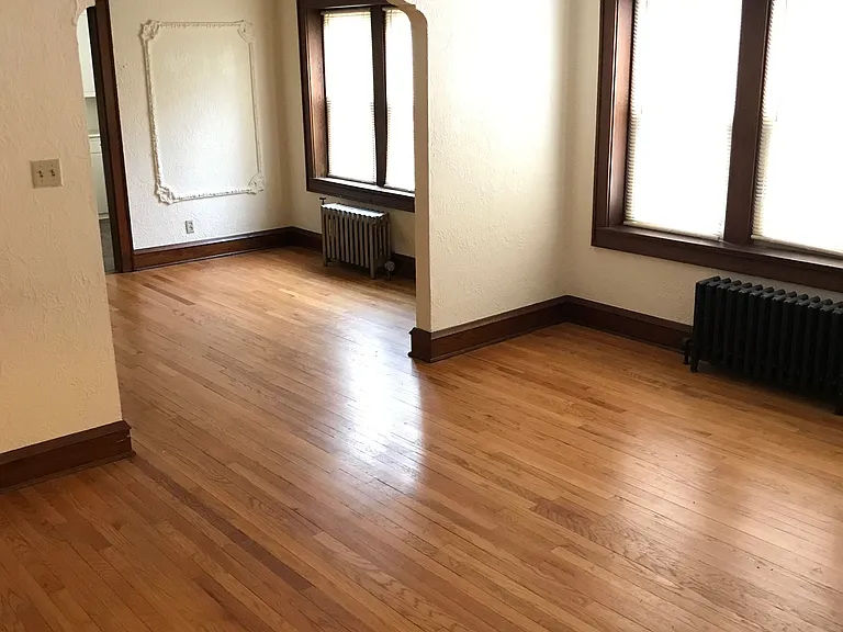 5615 W Martin Dr — Photo 3