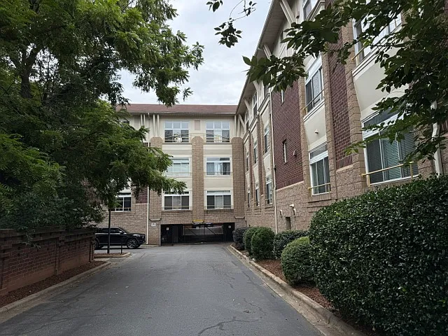 404 N Laurel Ave #5 — Photo 20
