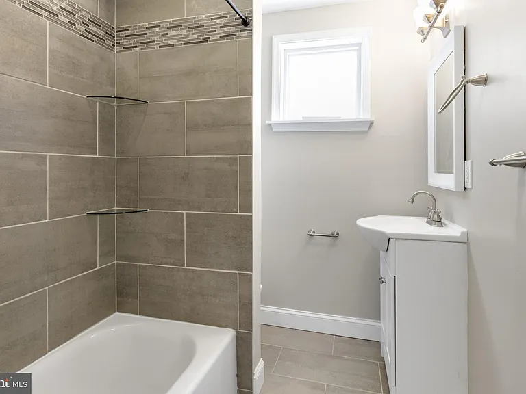 3127 Cedar St #1R — Photo 12