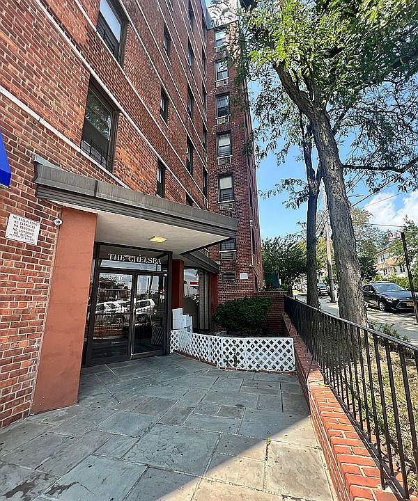 1st image of 87-46 Chelsea St APT 6E