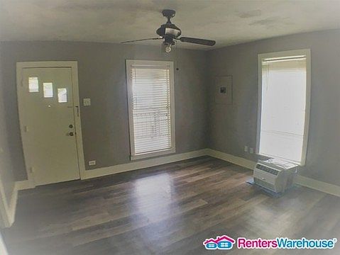 5th image of 806 Saldana St