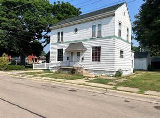 208 E 8th St, Sterling, IL 61081